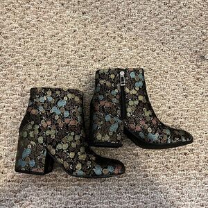 Womens Charles David shoes